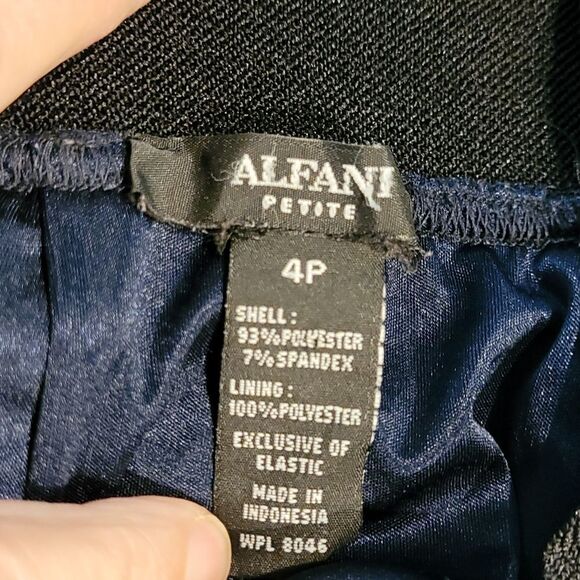 Alfani petite sz 4P navy zippered skirt - Picture 11 of 11